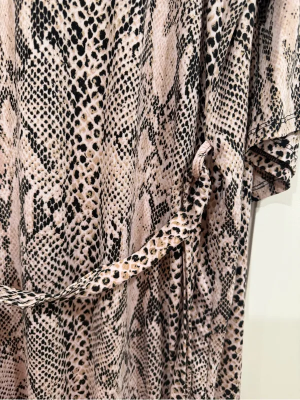 Secret Treasures Pink & Black Leopard Print Kimono - Image 9