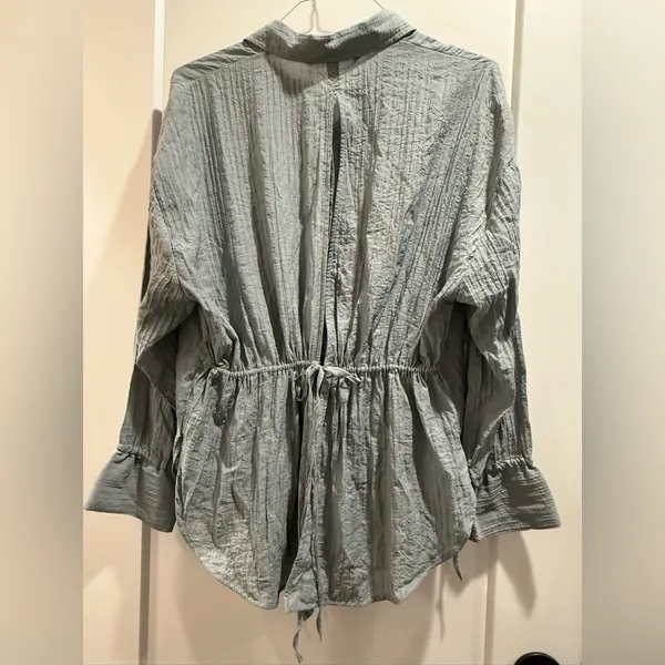 ZARA Light Green Button-Up Open Back Shirt Size‎ M - Image 3