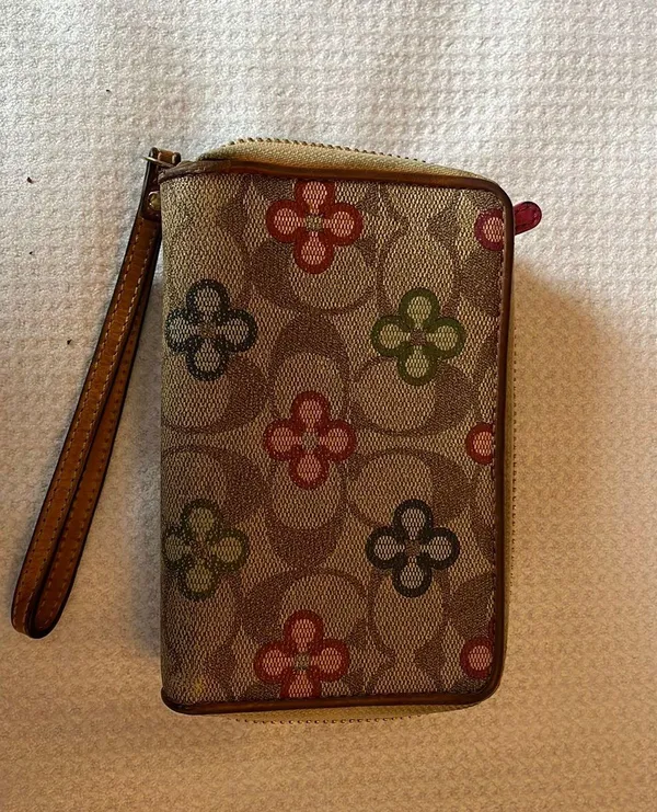 Hand Wallet - Image 2
