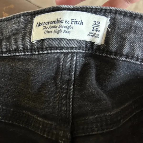 Abercrombie & Fitch Ankle Straight Ultra High Rise Distressed Black Jeans 32 14R - Image 8