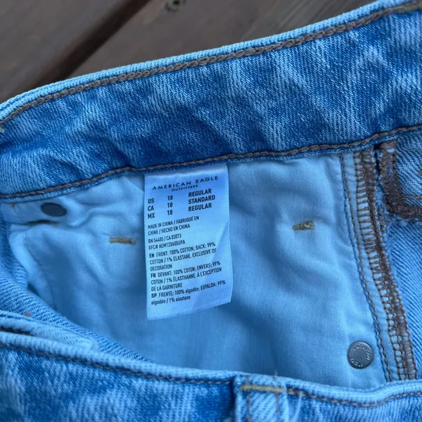American Eagle Jeans Mom Jean Light‎ Wash Blue Denim Strigid Size 18 - Image 7