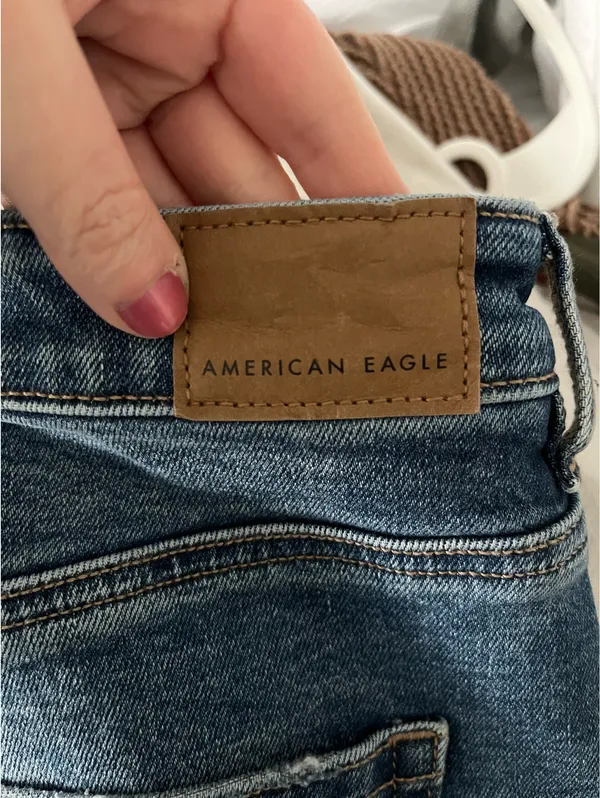 American Eagle Outfitters Mom Jeans Strigid - Image 3