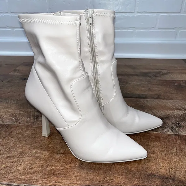 Steve Madden Elan Bootie in Creamy White - Image 6