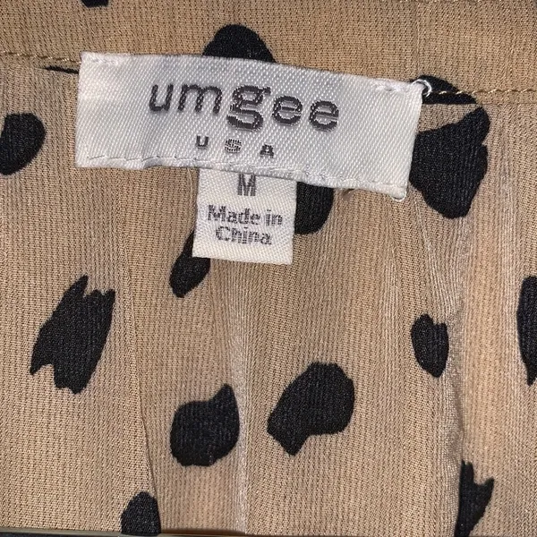 Umgee USA woman blouse size MEDIUM super cute - Image 2