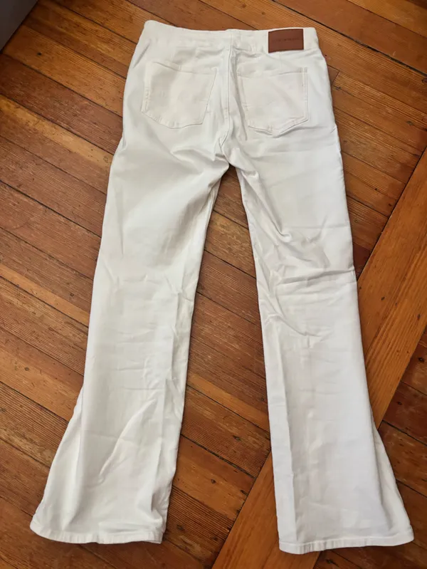 Lucky Brand Women’s Cream/Off-White Flare Jeans - Image 2