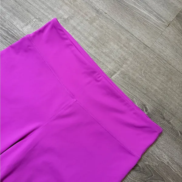 •Gap Fit• Studio Sky High Bike Shorts - Image 2