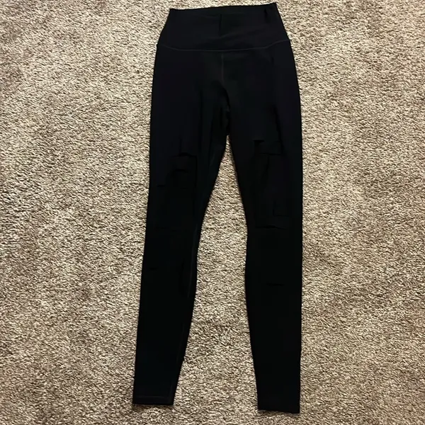 Alo Yoga High Waisted Ripped Warrior Black Leggings Small‎ - Image 2
