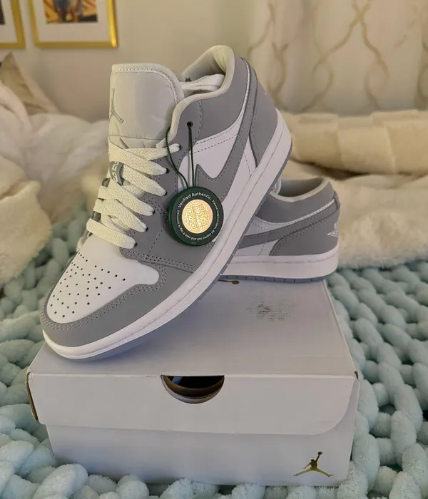 Jordan Nike Air  1 Wolf Gray - Image 2