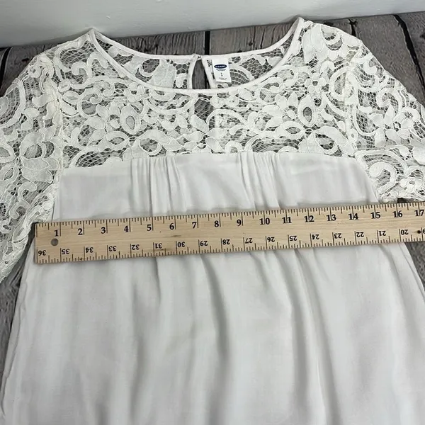 Old Navy Relaxed Lace-Trim Blouse size Small White - Image 11