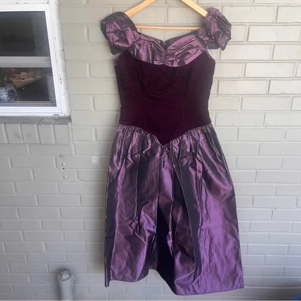 Vintage Jessica McClintock Homecoming Dress Off Shoulder Velvet Taffeta 8 - Image 4