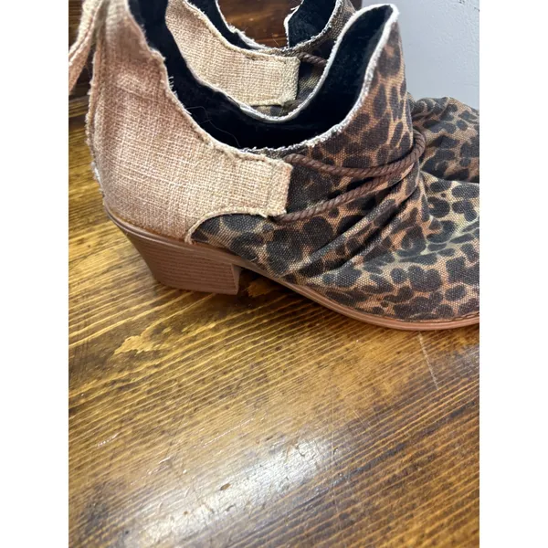 Leopard Print Ankle Boots Size‎ 39 (Size 8.5) - Image 4