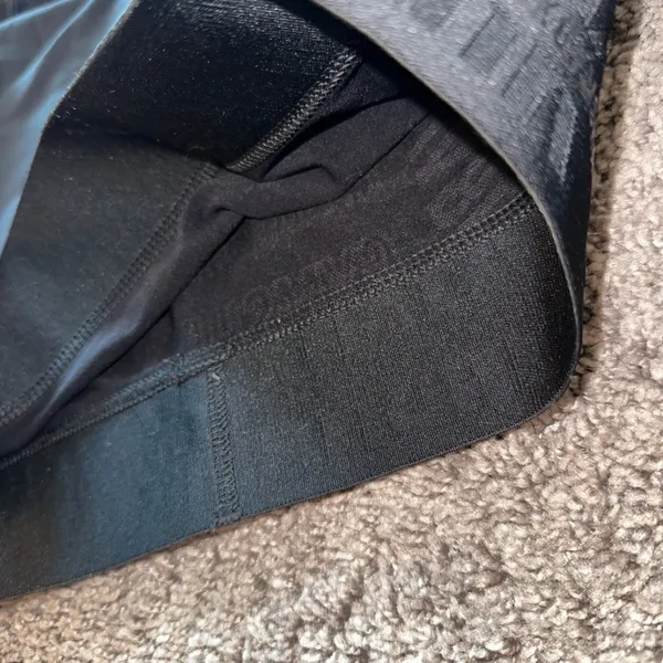 Gymshark cropped long sleeve - Image 3