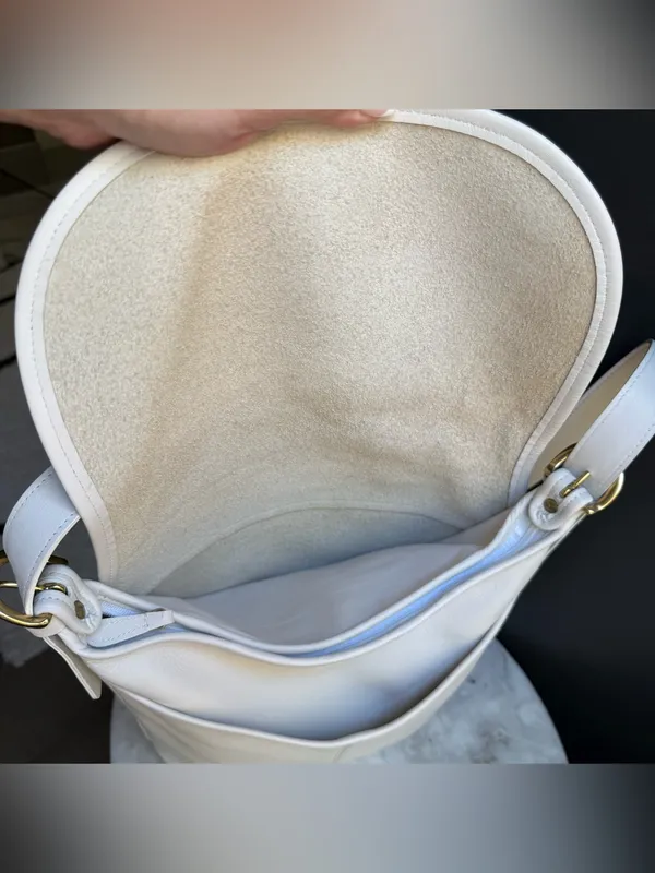 Vintage Unbranded Cream/White Leather Flap Crossbody Bag - Excellent Interior - Image 10