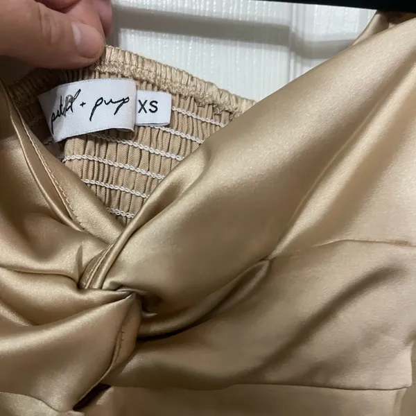 Petal & pup satin cropped‎ blouse champagne size XS - Image 4