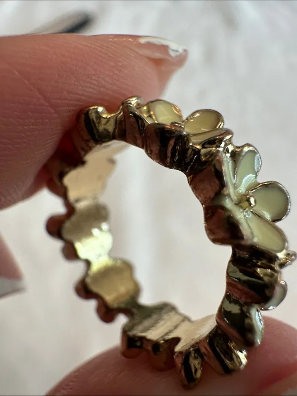Gold Floral Enamel Band Ring - Cream Flowers- size 5 - Image 5