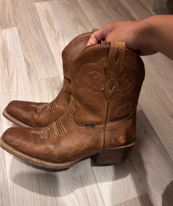 Justin Boots Women’s Brown Cowgirl Boots - Image 4