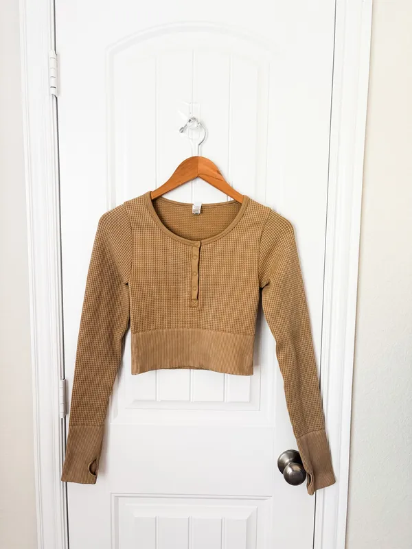 Aerie Offline Main Squeeze Waffle Crop Henley Tan Size XS/TP - Image 2