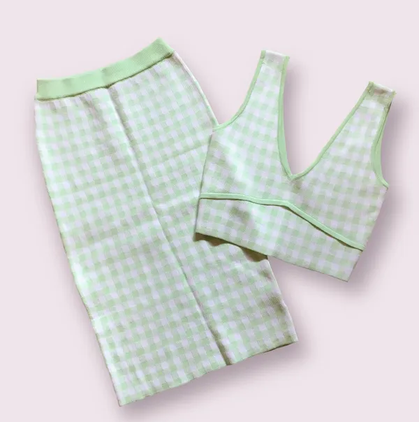 NWOT gingham knit skirt set in lime green size M - Image 9