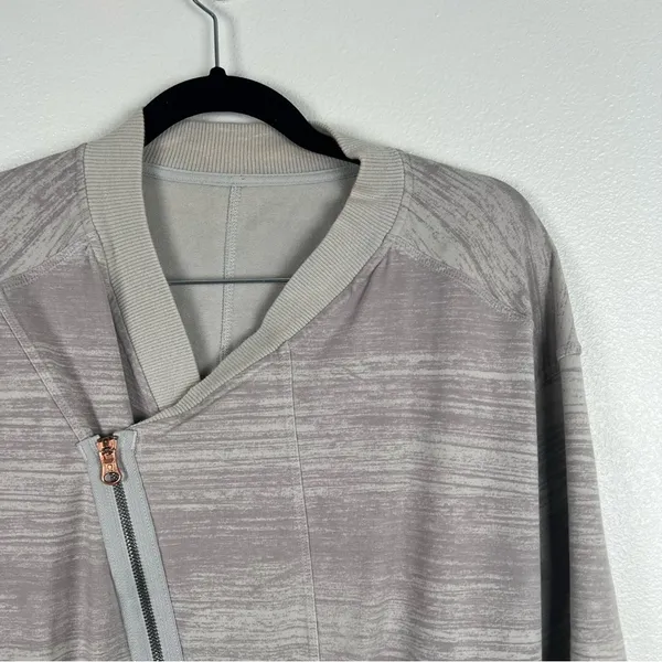Lululemon‎ Women's Mula Jacket - Image 3