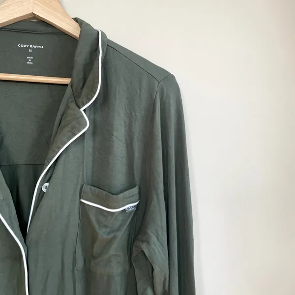 Cozy Earth bamboo stretch knit forest green long sleeved‎ pajama top women's M - Image 4