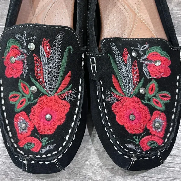 FINAL PRICE Baretraps Otella Black Leather Suede Embroidered Women's Loafers - Image 2