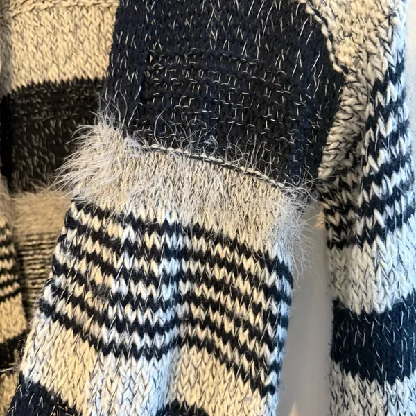 Abercrombie & Fitch Navy and Gray Cardigan - Image 3