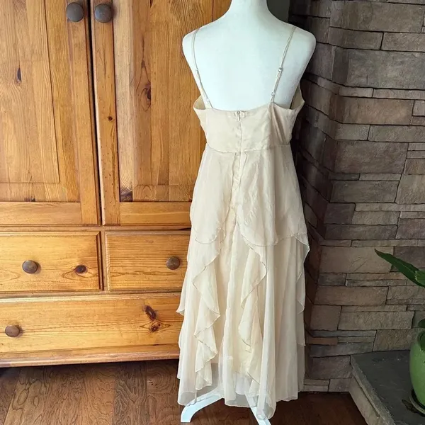 NWT. D.X Elegant Cream Layered Women's Dress. Size 8 - Image 3