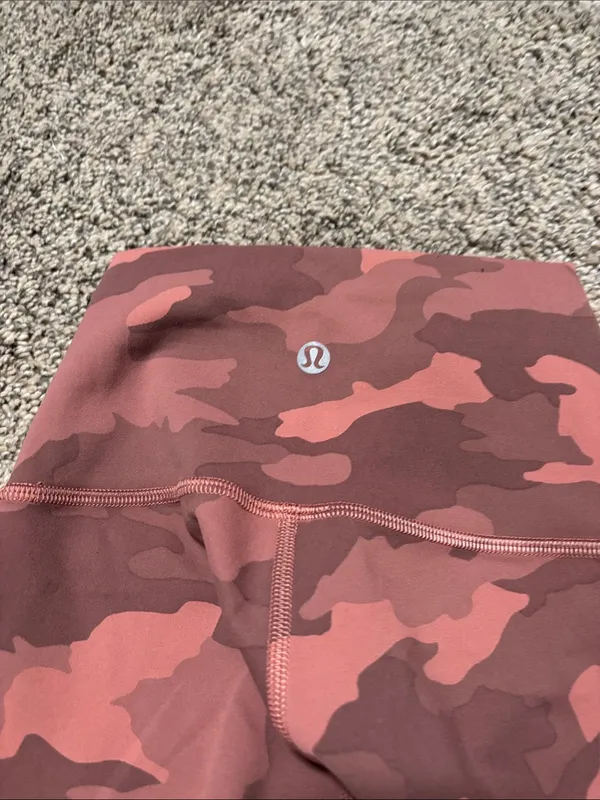 Lululemon Wunder Train High-Rise Crop 23" size 0 - Image 4