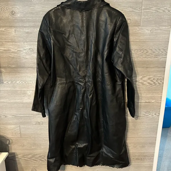 Black leather‎ floral trench coat VTG vintage Allison Woods beautiful detailing - Image 5