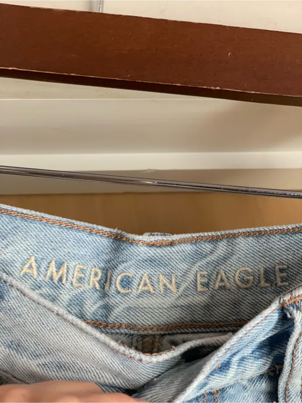 American Eagle High-Rise Distressed Light Wash Relaxed Mom Jeans Y2K Grunge - Image 2