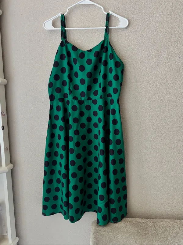Green Polka Dot Midi Dress with Spaghetti Straps Size M - Image 5