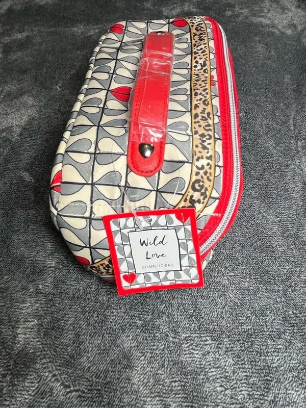 Brighton Wild Love Cosmetic Makeup Bag Travel Organizer Hearts Leopard Print Red Handle - Image 4