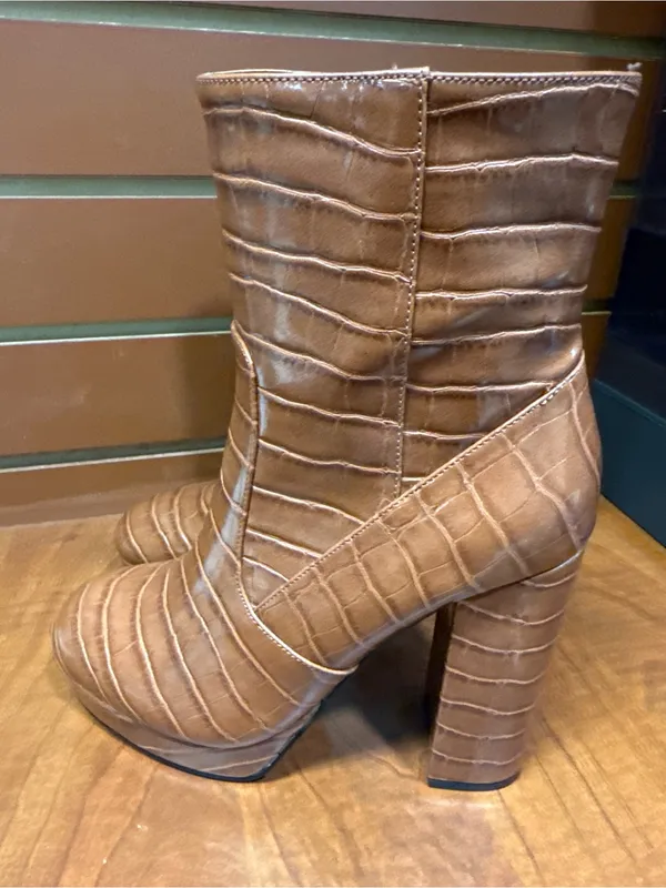 Forever 21 Croc-Embossed Platform Ankle Boots - Brown - Image 9