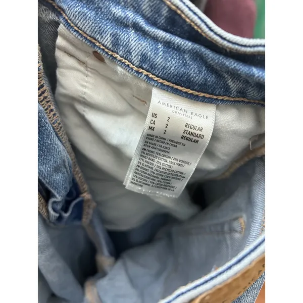 American Eagle Mom Jeans Light Wash Distressed Ripped High Rise Size 2 Regular - Image 5