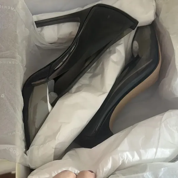 NEW Good American CINDER-F*CKING-RELLA PUMP Light Smoke - Image 6