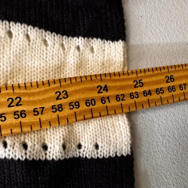 V Neck Striped Knit Sweater Cream Navy Blue‎ M Eyelet coastal fisherman nautical - Image 3