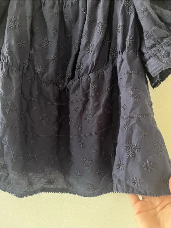 Old Navy Blue Embroidered Smocked Peasant Top Large Cottagecore Prairie Summer - Image 4