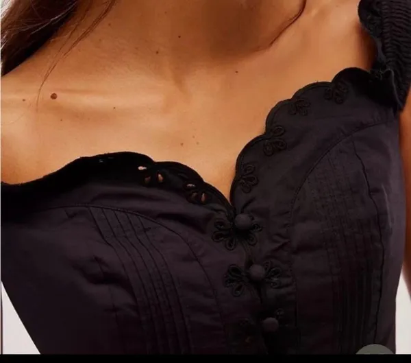 Free People Baby Scallop Top Cropped Off Shoulder Sweetheart neckline top.Large - Image 2