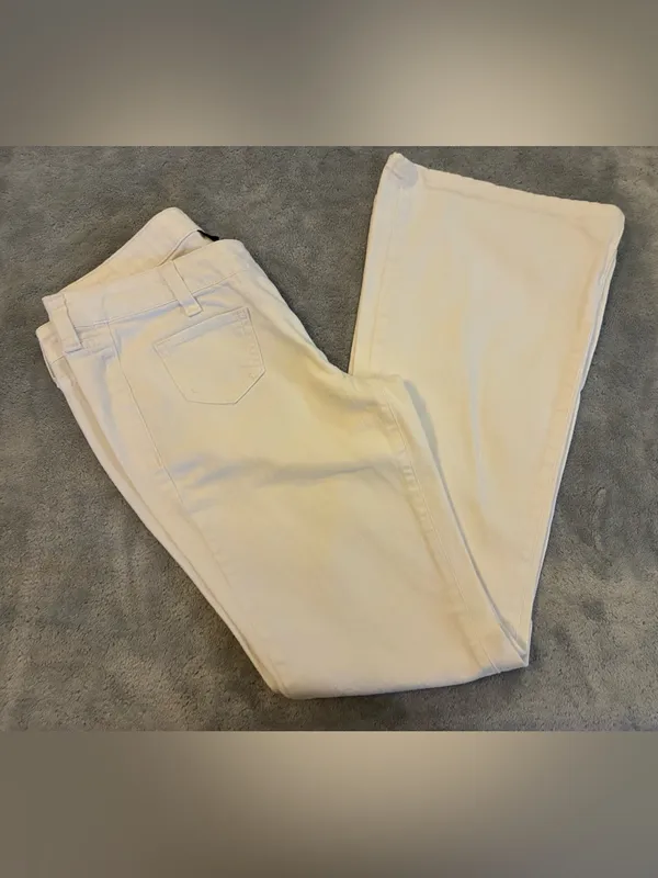Women’s City Streets White Flared Jeans - Mid Rise Waist Wide Leg Size 7 - Image 7