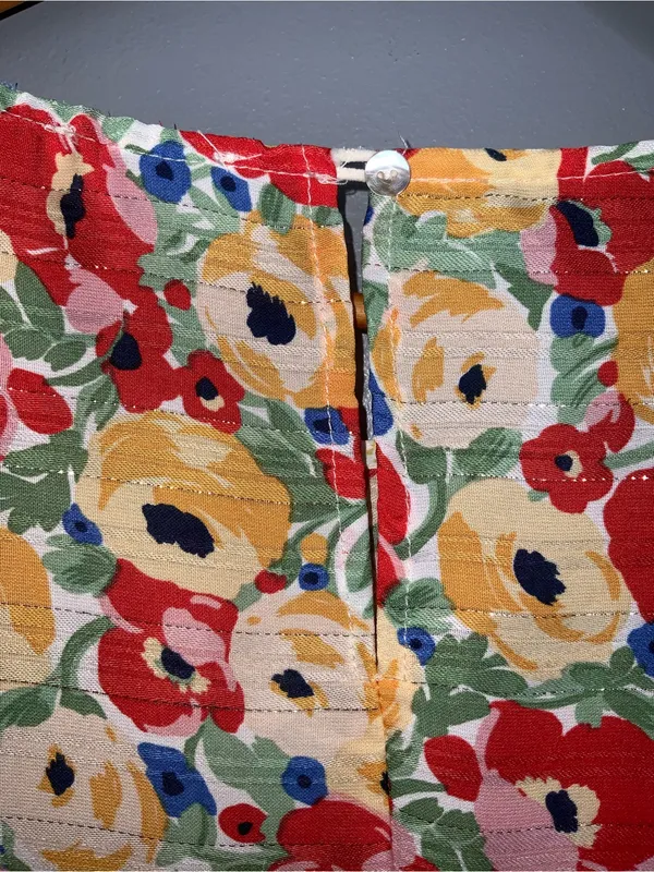 Umgee Floral Puff Sleeve Peplum Top in Red, Yellow, Green & Blue Large - Image 6