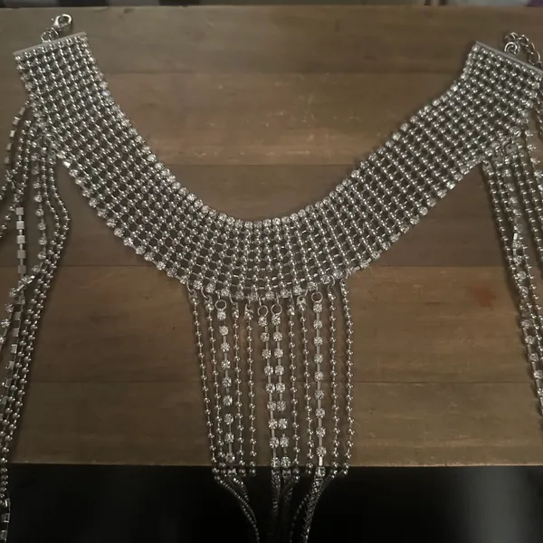 Silver tone rhinestone choker shoulder/body chain necklace - Image 5