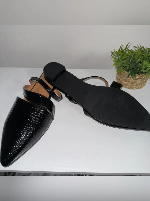 Trary Black Pointed Toe Slip - Image 2