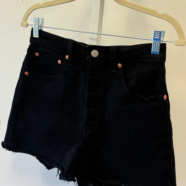 Levis Premium Ribcage Shorts Button Fly W27 Black High Rise Raw Hem Denim - Image 3
