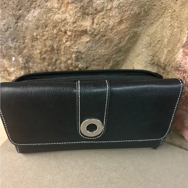 Clutch Chic Black Leather Wallet-RGA accessories-Very nice & clean. No flaws - Image 8