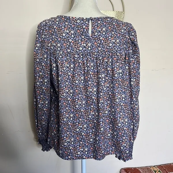 Universal Threads • floral puff sleeve smocked top - Image 3