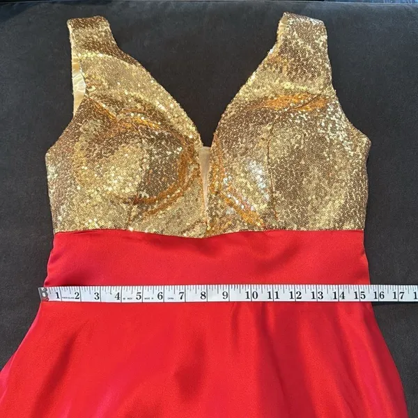 Women’s Gold Sequined Deep V-Neck Red Satin Full Length Prom Party Dress Size M - Image 9