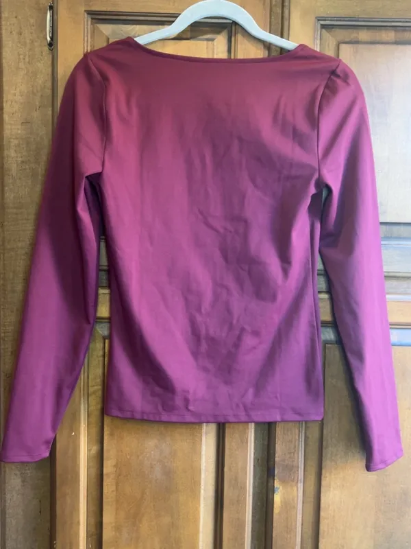 🌸Lucky Brand square-neck long sleeve contour top in a burgundy / maroon shade.M - Image 5