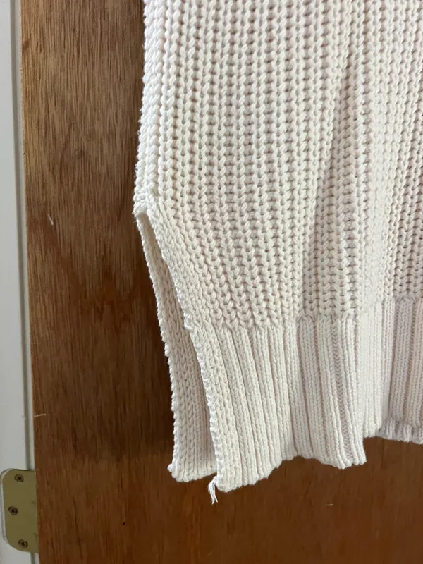 A new day cableknit vest  - Image 3