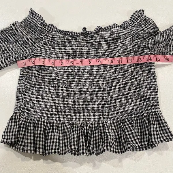 American Eagle Black & White Gingham Smocked Off Shoulder Crop Top Size M - Image 5