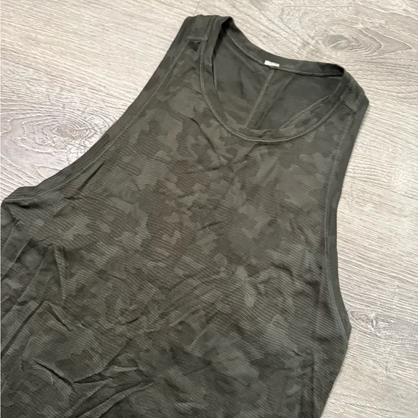 •LULULEMON• CAMO TANK TOP - Image 5